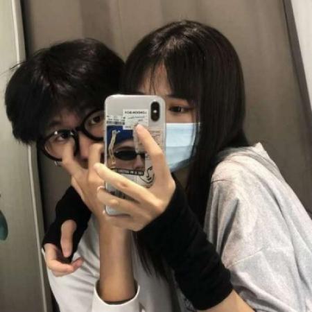 8张真人情侣手机控头像 高清可爱款可直接用