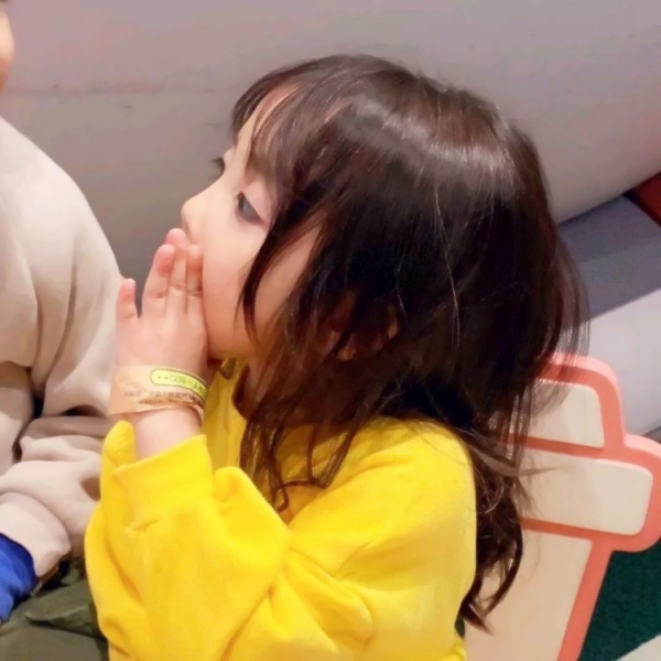 四组超萌韩国萌娃情侣头像 一对两张共8张