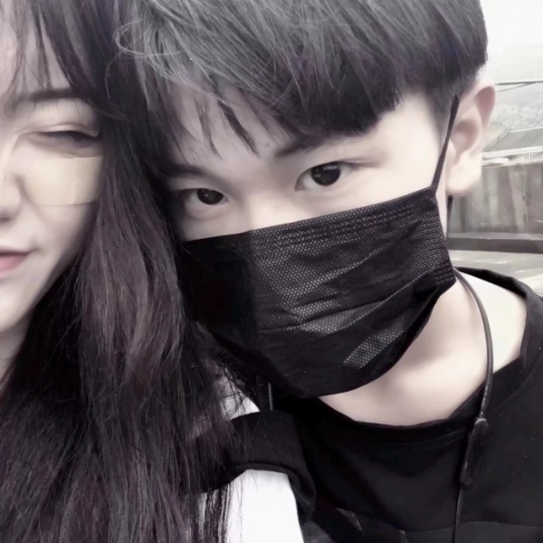 36张高清真人不露脸情侣头像 氛围感拉满不用露脸也很甜