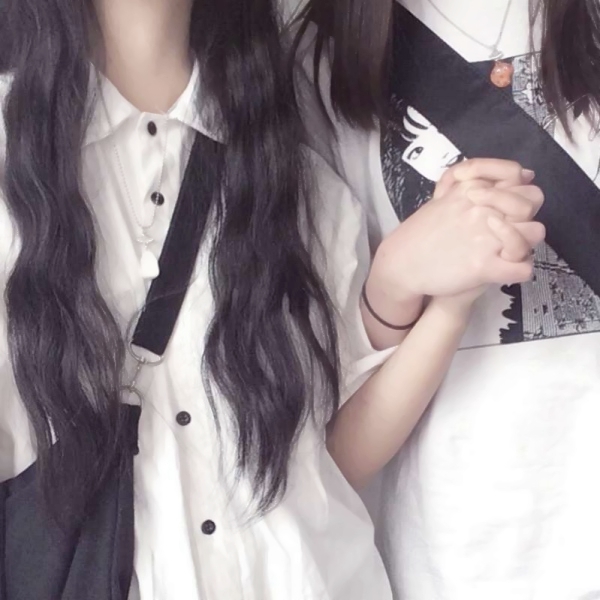 22张高清真人部位情头合集 氛围感拉满的不露脸情侣头像