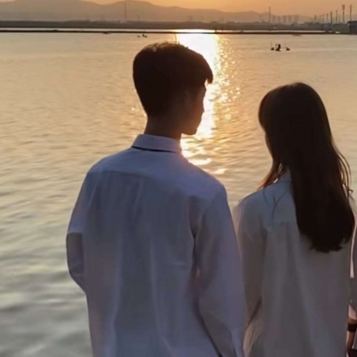 14张超有氛围感的真人夕阳情侣头像
