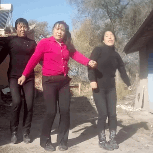 霍云龙和阿红老师现场尬舞 专属表情包上线啦