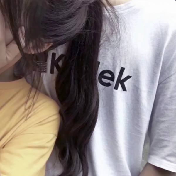 36张高清真人不露脸情侣头像 氛围感拉满不用露脸也很甜