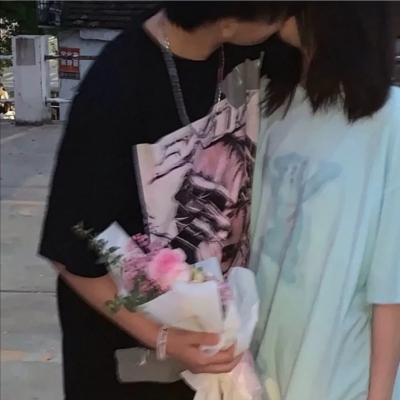 小脸头像网更新8组双人部位优质情侣头像