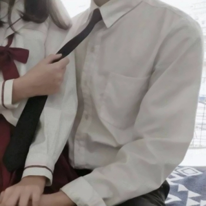 不露脸也能撒糖！16张个性身体部位情侣半身头像合集