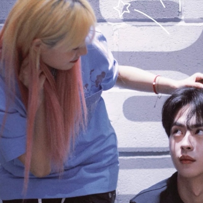 最新真人情侣头像来啦！这里整理了8组双人真人情头，都是当下流行的款式，适合情侣们更换使用。