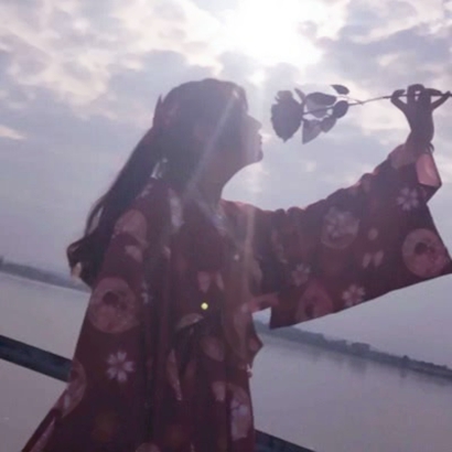 新版QQ情侣头像来啦！36张高清热门款一次看够