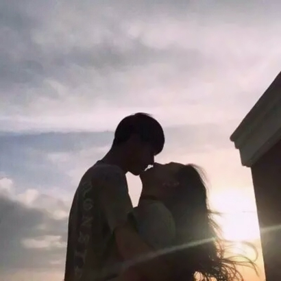 33组高清唯美真人情侣头像 一男一女两张一对