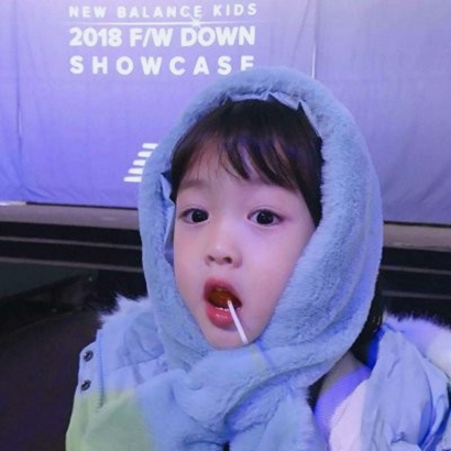 超萌小孩情侣头像来啦！12张高清可爱萌娃情头直接抱走