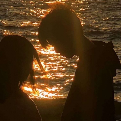 14张超有氛围感的真人夕阳情侣头像