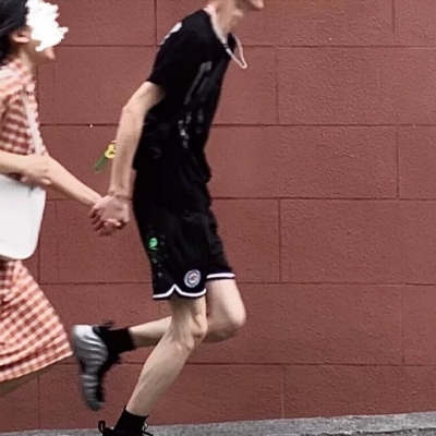 ins风真人情侣头像一左一右 16组合集