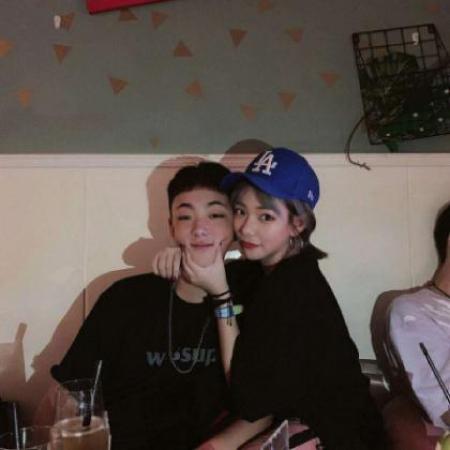 热门情侣头像合集来了，这里整理了12张当下最受欢迎的情侣头像素材，方便用户挑选使用。