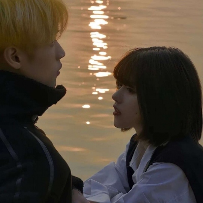 14张超有氛围感的真人夕阳情侣头像