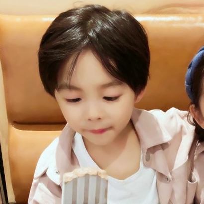 超萌小孩情侣头像来啦！12张高清可爱萌娃情头直接抱走