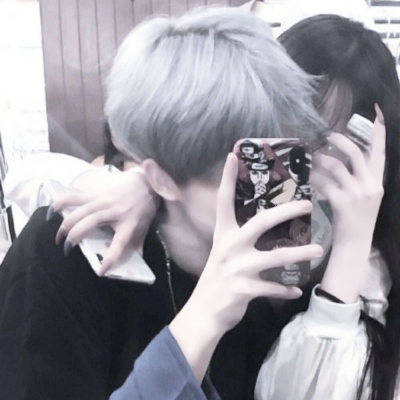 22张高清不露脸双人情侣头像 半身控专属情头来了