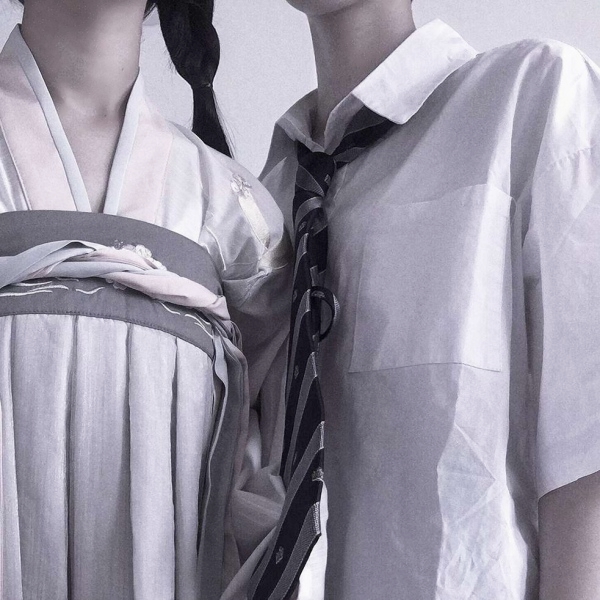 22张高清真人部位情头合集 氛围感拉满的不露脸情侣头像