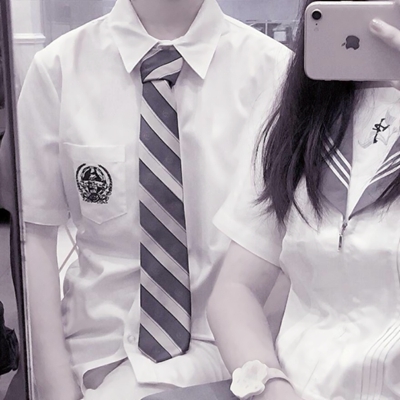 不露脸的制服情侣头像合集 26张半身情侣装款