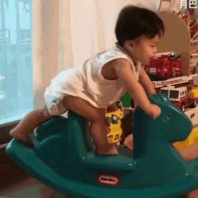 流行的真人一左一右情头网图合集来了，共18张高清图