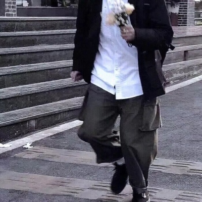 不明显真人单人高清情头合集 共36张