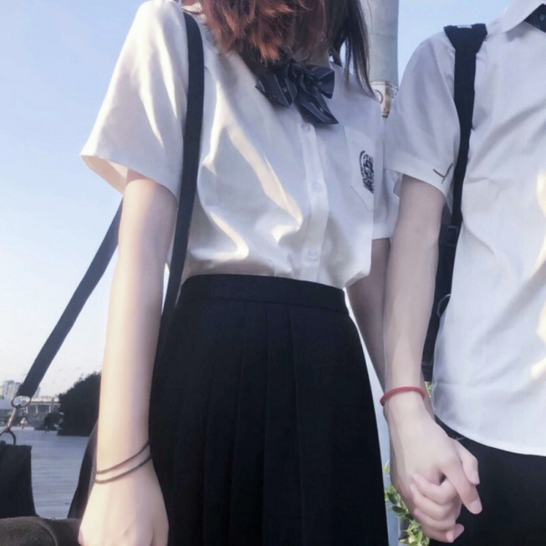 校园风校服情侣头像！衬衫领带不露脸高清图共18张