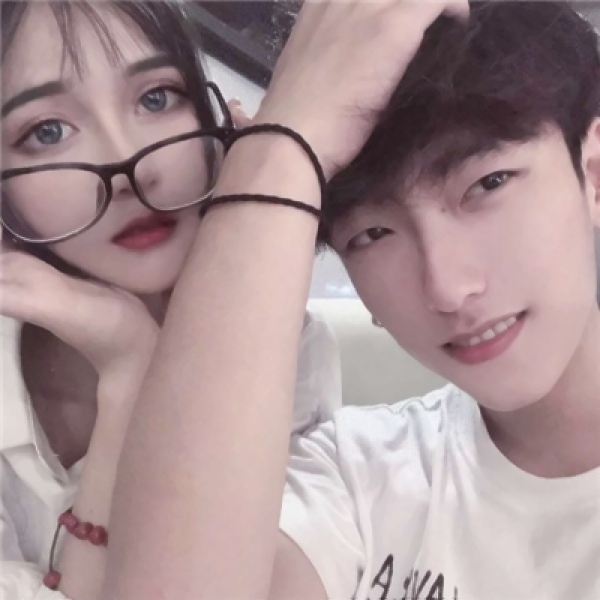 12张超甜真人情侣头像！微信用刚好的高清双人款