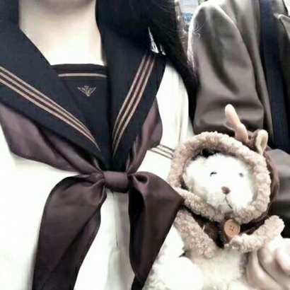 不露脸也甜！28张新潮部位双人情侣头像高清图