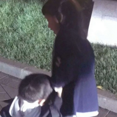 软萌暴击！28组可爱萌娃情侣头像 一对两张高清图