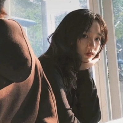 抖音上超火的一左一右真人情侣头像，这里有8张合集