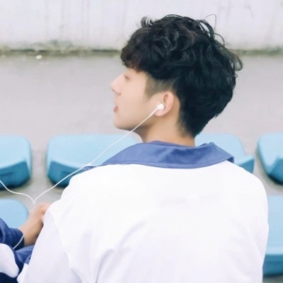 高清校园校服情侣头像 清新又治愈的14组青春情头