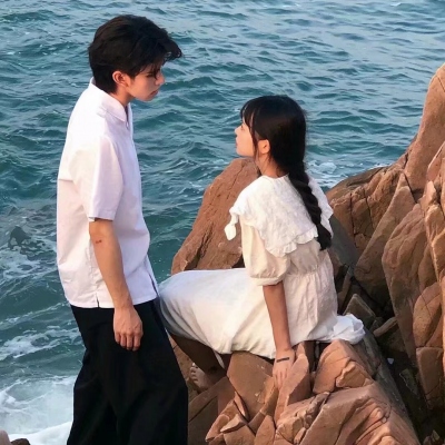 流行的真人一左一右情头网图合集来了，共18张高清图