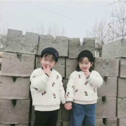 34张搞怪可爱萌娃情侣头像 高清好看的一对双人头像