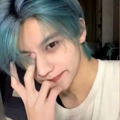 抖音上超火的一左一右真人情侣头像，这里有8张合集