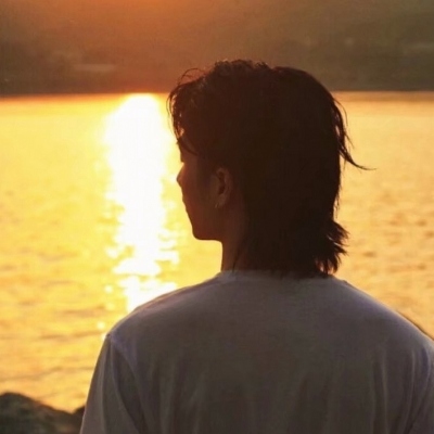 成熟温柔又有氛围感的情侣头像来啦 共18张高清图