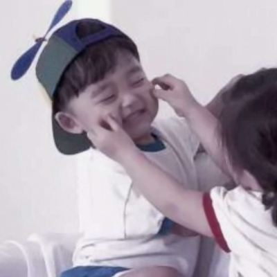 软萌暴击！28组可爱萌娃情侣头像 一对两张高清图