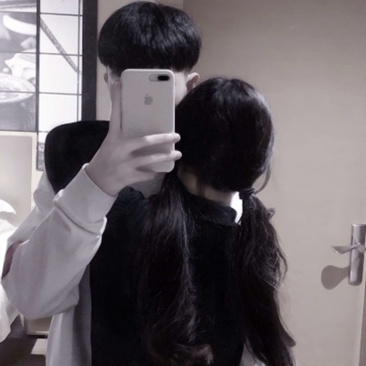 这里有16组好看的QQ真人情侣头像 高清一左一右两张一套