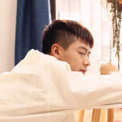 12张真人成熟风超甜情侣头像 高清无水印可直接用