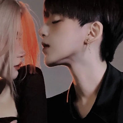 超火霸气真人情侣头像合集 共16张