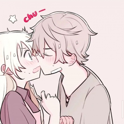 害羞又紧张的动漫亲吻情侣头像，一对两张来啦