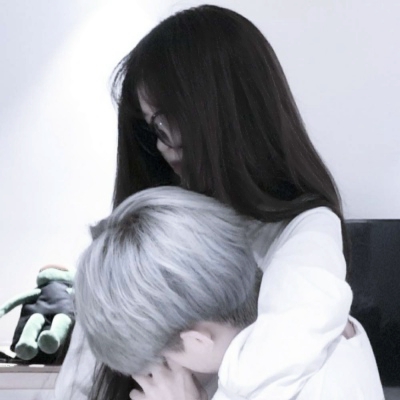 22张高清不露脸双人情侣头像 半身控专属情头来了