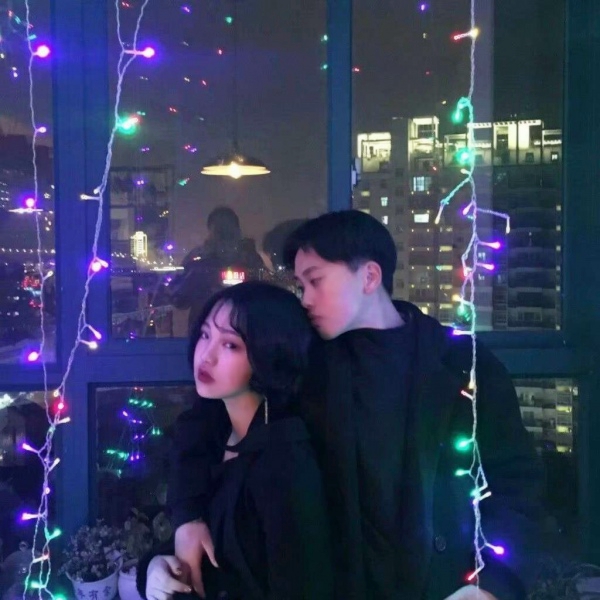 14张高清浪漫真人情侣头像 甜蜜氛围感拉满