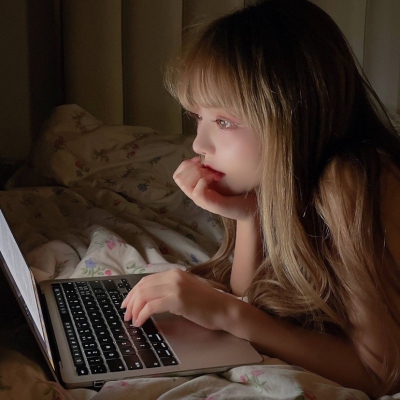 超火的一左一右情侣头像 14张高清合集