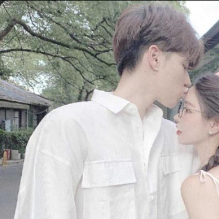 真人版一左一右情侣头像 共16张高清图