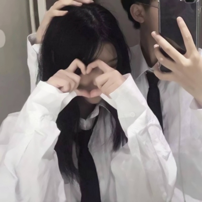 12张高清好看的情侣QQ头像部位图