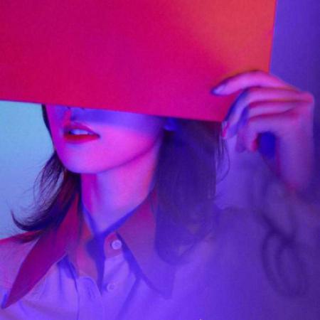 真人版一左一右情侣头像 共16张高清图