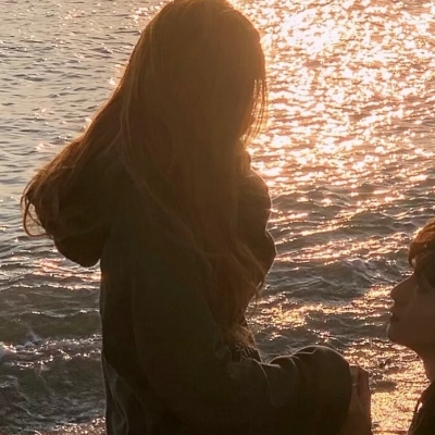 成熟温柔又有氛围感的情侣头像来啦 共18张高清图