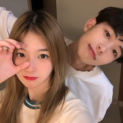 最新双人高清情侣头像来啦！这里整理了16张个性网同款图，都是适合情侣使用的高清素材。