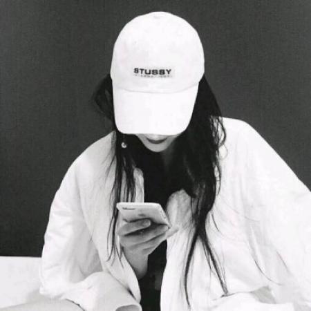 抖音爆火的一左一右情侣头像 共12张