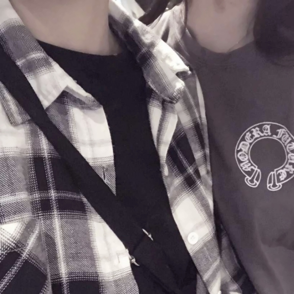 22张高清真人部位情头合集 氛围感拉满的不露脸情侣头像