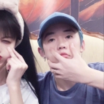 这里是面向搜索引擎和普通用户的头像资源页面，该页面提供22张高清双人网红风格情侣头像，支持大图、小图、方图、圆图四种尺寸切换，所有图片均可直接保存使用。