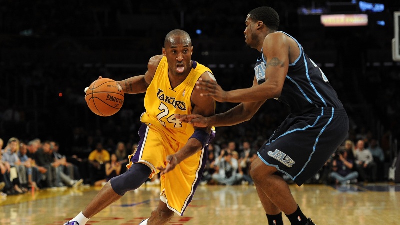 科比球场高光瞬间电脑桌面壁纸分享